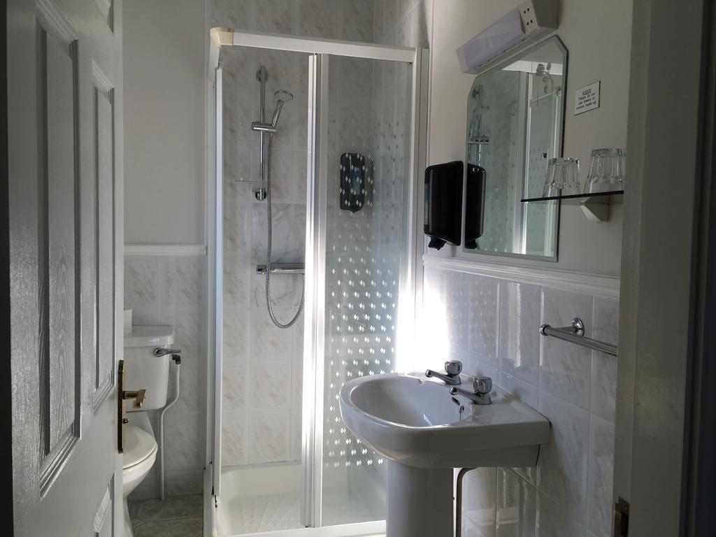 Westwinds Guestlodge Голуей Екстериор снимка
