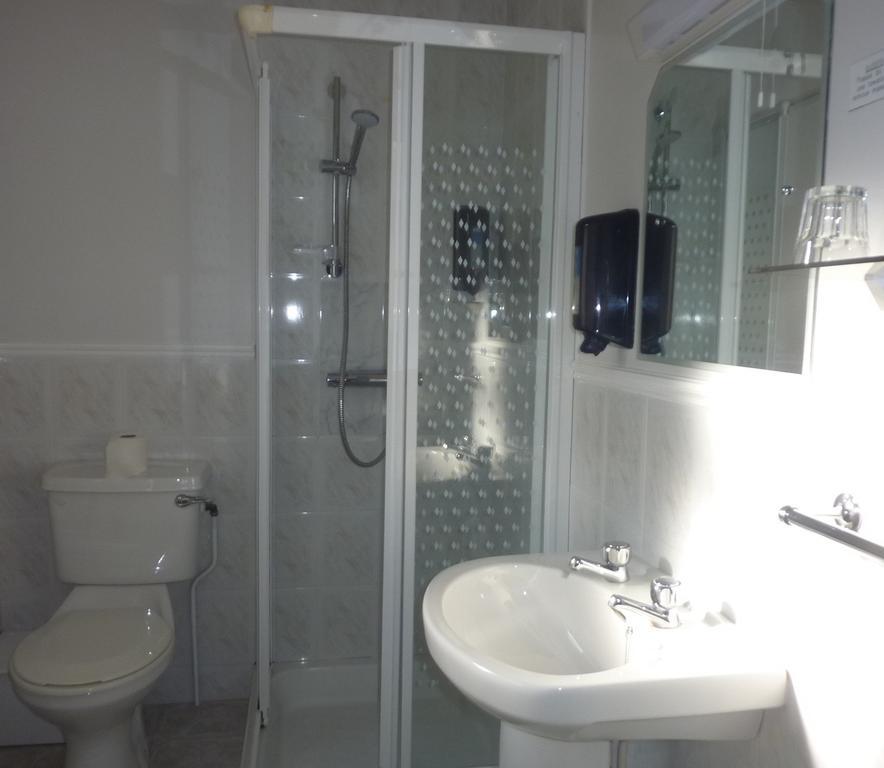 Westwinds Guestlodge Голуей Екстериор снимка