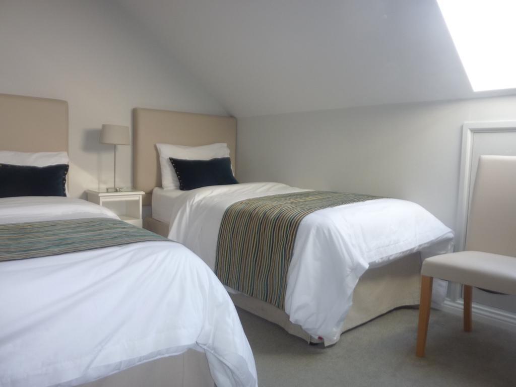 Westwinds Guestlodge Голуей Екстериор снимка